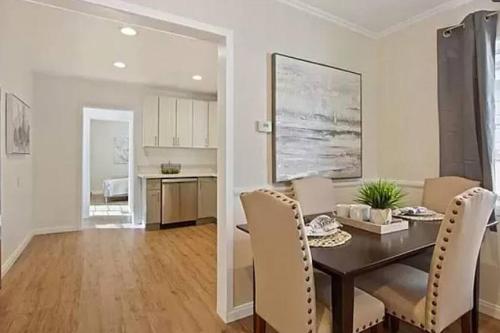 Spacious 3Bdr Home close to Manhattan Beach in Lawndale, USA
