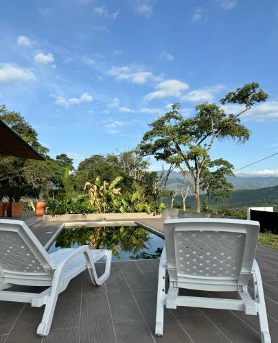 CASA PALMANOVA CON PISCINA EN LA MESA