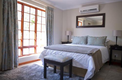 Deluxe Double Room image 10