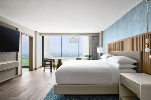 VEA Newport Beach, a Marriott Resort & Spa