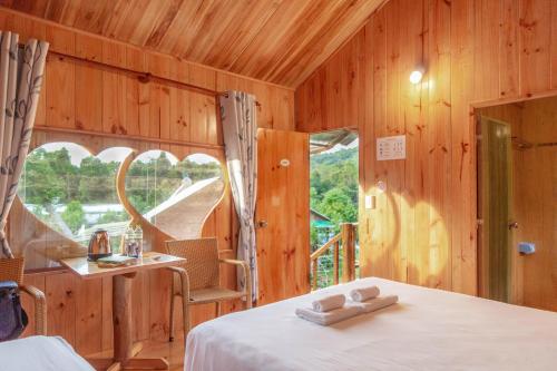 Phu Quoc Valley Sen Bungalow in Phu Quoc Island