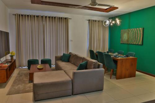EMERALD@On320 - image 8