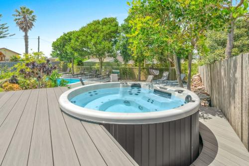 Sea La Vie - Pet Friendly with Fireplace and Swimming Pool & Spa – khách sạn tại Biển Culburra