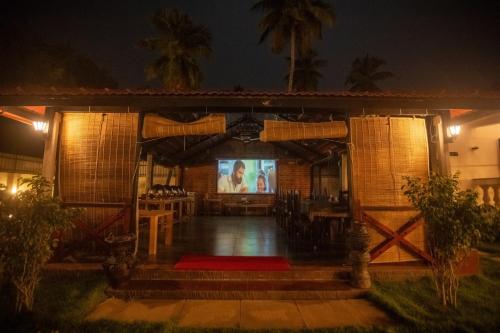 Közös társalgó / TV, Athulya Resort -Leisure and Luxury cottages from EMBEHolidays in Edaikazhinadu