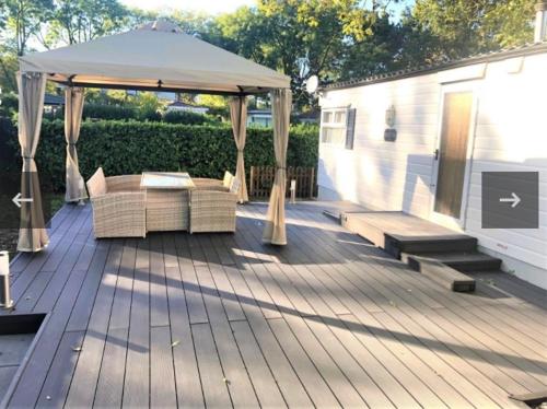  Vakantiehuis recreatiepark rhederlaagse meren lathum in Lathum
