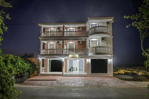 Sunrise Rent Rooms - image 3
