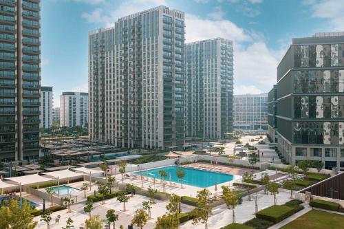 Beautiful 1BR Apt in Dubai Hills with City View - image 12