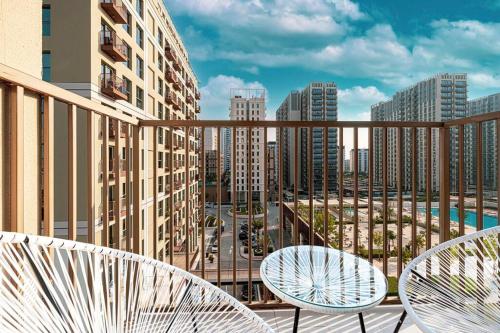 Beautiful 1BR Apt in Dubai Hills with City View - image 14