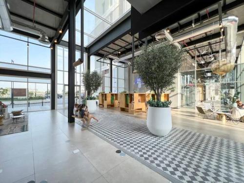 Beautiful 1BR Apt in Dubai Hills with City View - image 11
