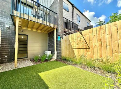 Immaculate - 2 Bedroom Townhouse close to Fruitvale train station, Окленд (фото 7)