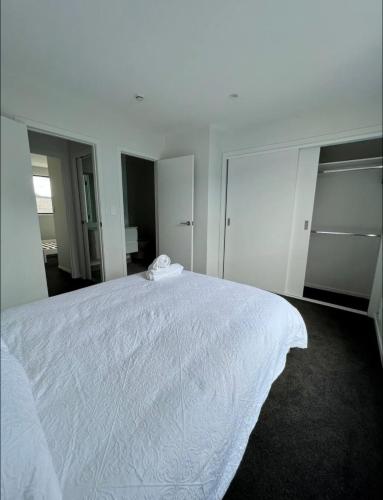 Immaculate - 2 Bedroom Townhouse close to Fruitvale train station, Окленд (фото 9)