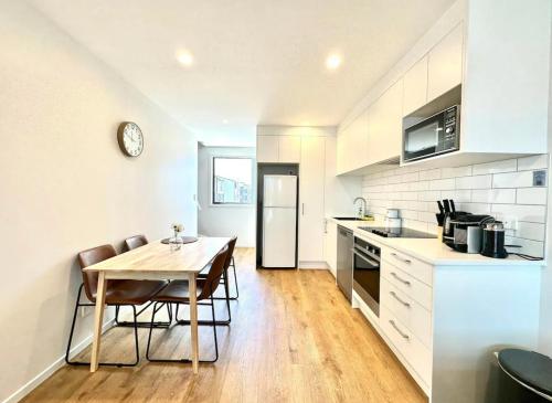 Immaculate - 2 Bedroom Townhouse close to Fruitvale train station, Окленд (фото 10)