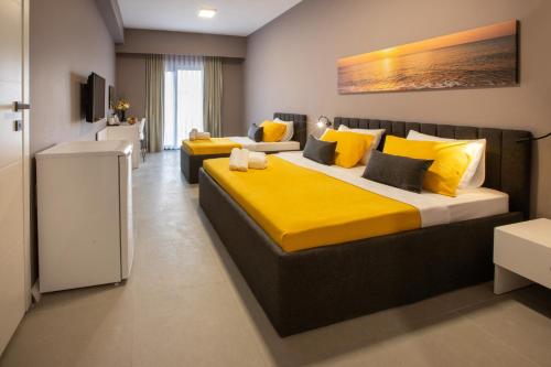 Room, family, partial sea view