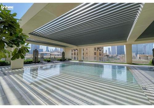 Luxury Burj Royale Burj Khalifa & Fountain view - image 4