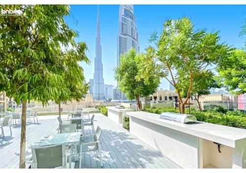Luxury Burj Royale Burj Khalifa & Fountain view - image 5