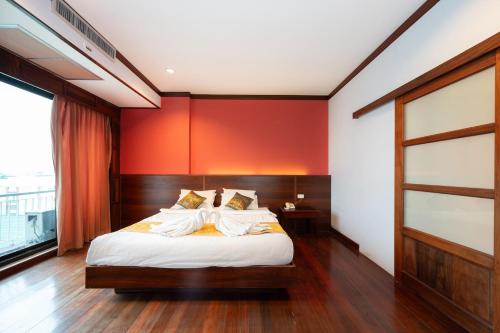 room detail thumbnail 0