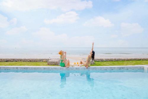 Pailay Beachfront Villa Cha-Am - Phetchaburi Pailay Beachfront Villa Cha-Am - Phetchaburi