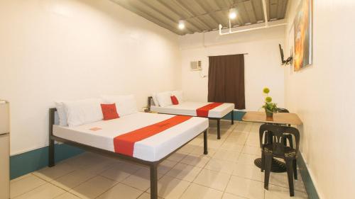 RedDoorz at Crowne One Condo, Manila