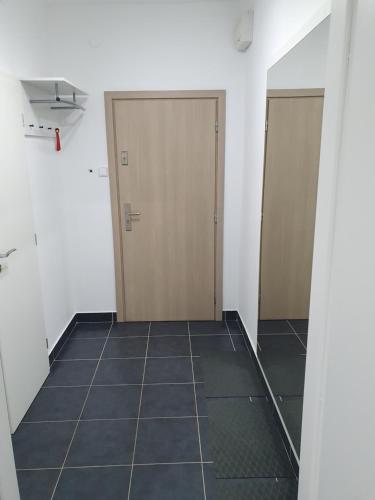 Skorkovskeho Business in ซิเดนิเซ