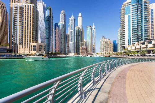 Luxury Escapes - Budget 1BR Apt in Marina - Near Tram & Metro -Time Place Tower, Dubai
