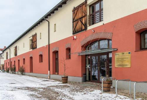 Centrum Edukacyjno-Rozwojowe Wrocław Pawłowice - bezpłatny parking, Breslau (Foto 6)