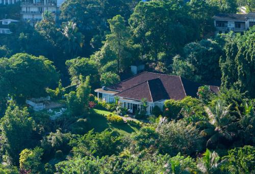 514689607 Castle Hill Bungalow