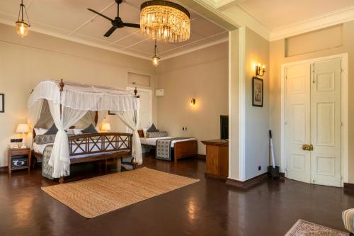 514689651 Castle Hill Bungalow