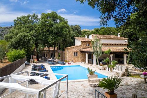 Distinguished Pollensa Villa - 4 Bedrooms - Villa Segu Cini - Recently Renovated with Modern Interior