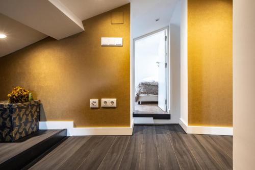 Akicity Alfama Ruby - image 11