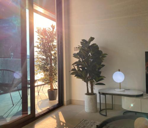 Luxury Binghatti Canal View Apt in Business Bay, Dubaj (zdjęcie 9)