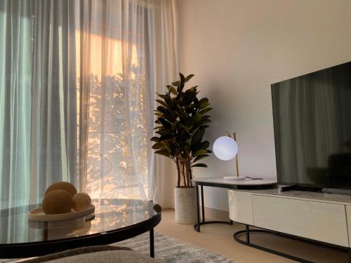 Luxury Binghatti Canal View Apt in Business Bay, Dubaj (zdjęcie 6)