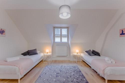 Four-Bedroom Apartment image 5
