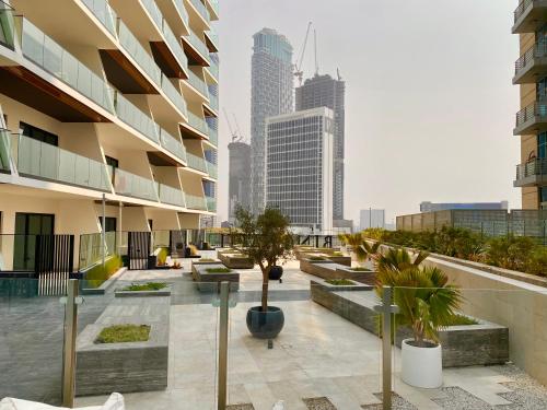 Luxury Binghatti Canal View Apt in Business Bay, Dubaj (zdjęcie 4)