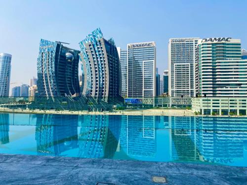 Luxury Binghatti Canal View Apt in Business Bay, Dubaj (zdjęcie 3)