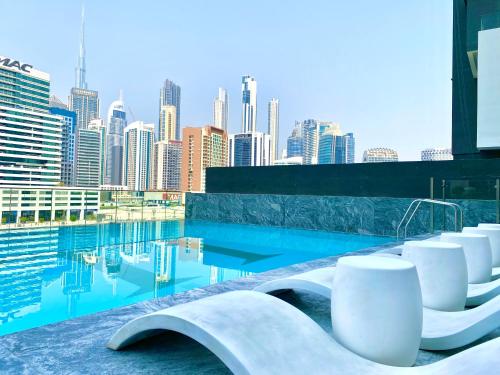 Luxury Binghatti Canal View Apt in Business Bay, Dubaj (zdjęcie 2)