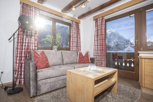 2 bedrooms, 4 beds