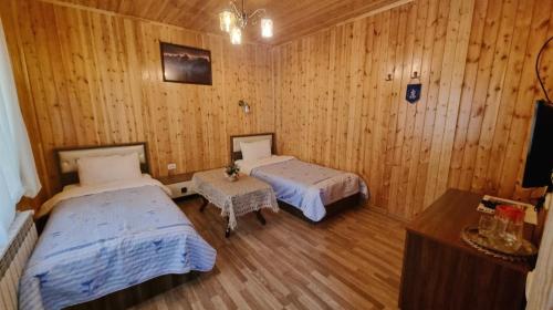 Selena in กูซาร์