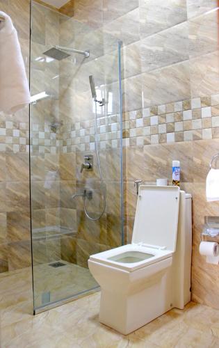  Deluxe Double Room with Pool View - Ground Floor image 6