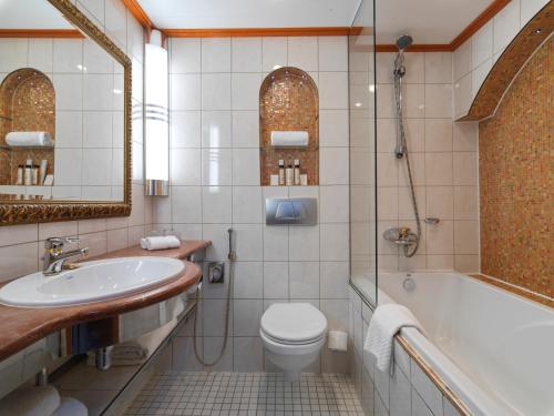 room detail thumbnail 2