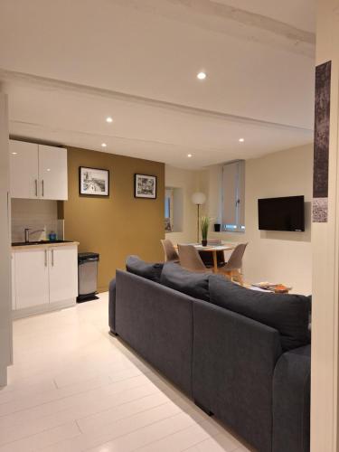 APPARTEMENT LE PHARE AU PIED DU PORT APPARTEMENT LE PHARE AU PIED DU PORT