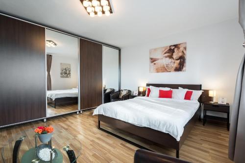 Studio 37 by MRG Apartments - image 12