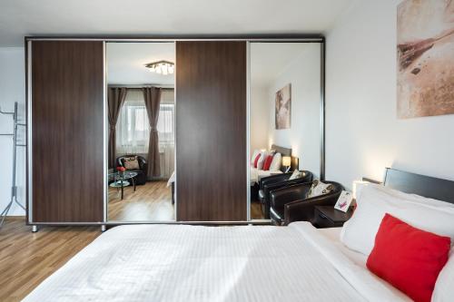 Studio 37 by MRG Apartments - image 6