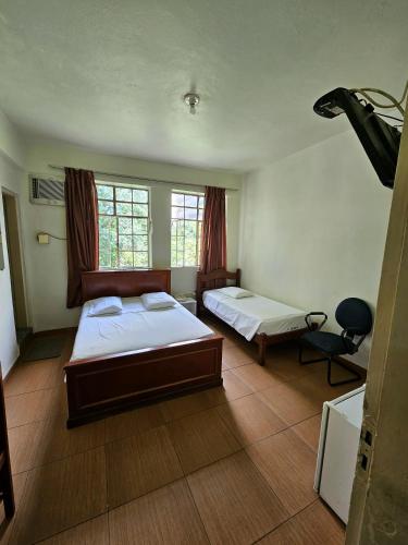 Deluxe Double Room image 9