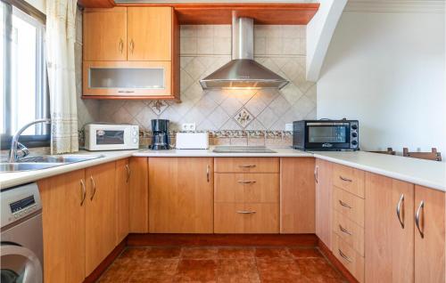 Pet Friendly Home In Sedella With Kitchenette