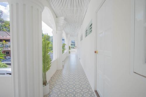 RoomQuest The Peak Patong Hill