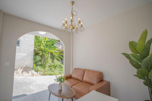 RoomQuest The Peak Patong Hill