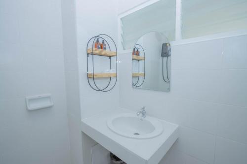 RoomQuest The Peak Patong Hill