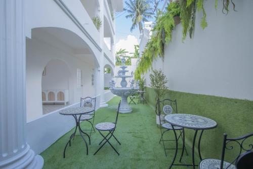 RoomQuest The Peak Patong Hill