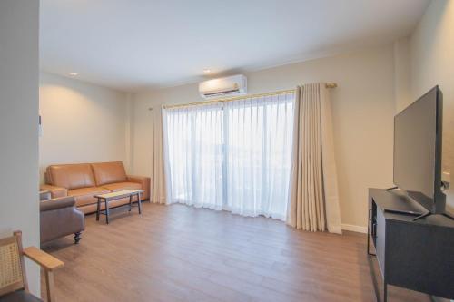 RoomQuest The Peak Patong Hill