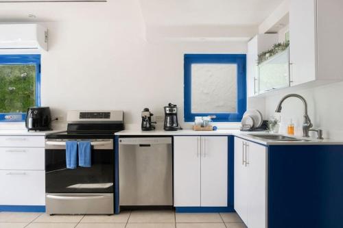 Santorini Villa 9Bd/9B+Pool Beach House @OceanPark - image 13